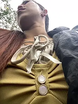 Huong-Ly online show from 12/22/25, 03:14