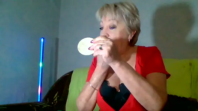 Snapshot of DianaQDream chatting on 03/01/26, 04:14 DianaQDream online show from 03/01/26, 04:14