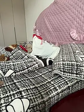 crhong666 online show from 02/21/26, 12:55