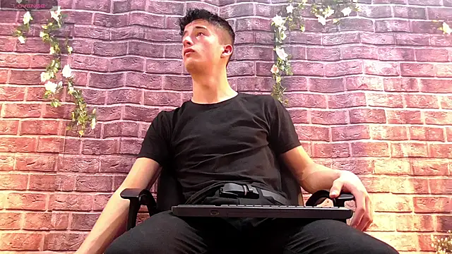 Snapshot of SirReed chatting on 11/22/25, 04:00 SirReed online show from 11/22/25, 04:00