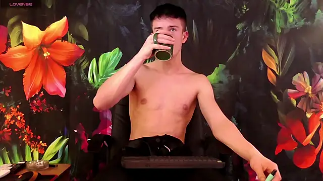 Snapshot of SirReed chatting on 11/24/25, 04:01 SirReed online show from 11/24/25, 04:01