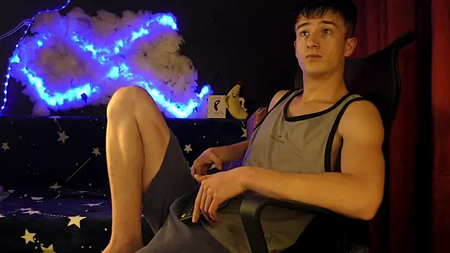 Snapshot of SirReed chatting on 11/26/25, 04:02 SirReed online show from 11/26/25, 04:02