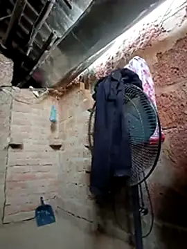 nughtytommy01 online show from 12/22/25, 08:22