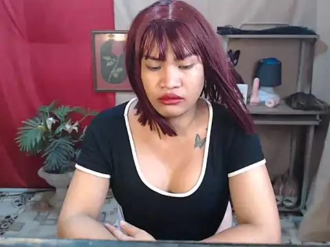 miss laila  online show from 12/21/25, 10:11