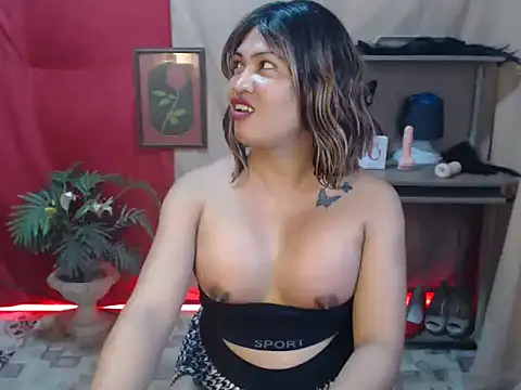 miss laila  online show from 12/22/25, 11:07