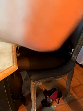 LesAmantsAE2 online show from 10/02/25, 07:37