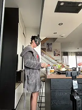 LesAmantsAE2 online show from 04/01/26, 09:10