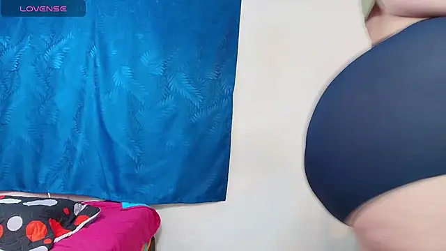 Snapshot of dominant_hipss chatting on 02/19/26, 03:52 dominant hipss online show from 02/19/26, 03:52