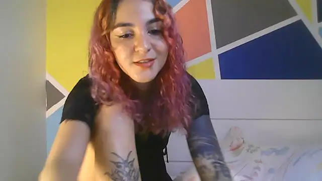 Snapshot of peetitefairy chatting on 05/02/26, 04:06 peetitefairy online show from 05/02/26, 04:06