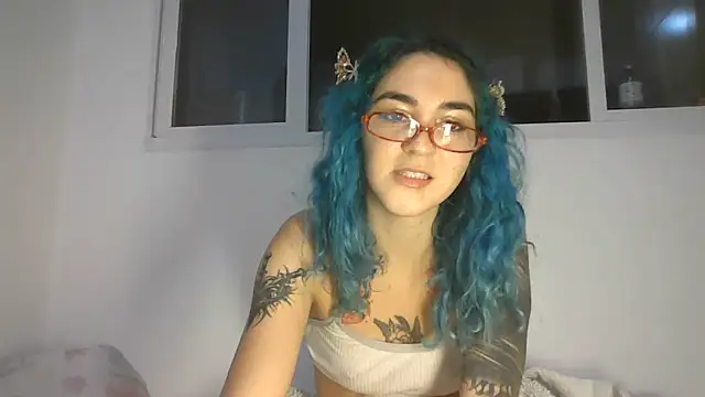 Snapshot of peetitefairy chatting on 05/30/26, 05:37 peetitefairy online show from 05/30/26, 05:37