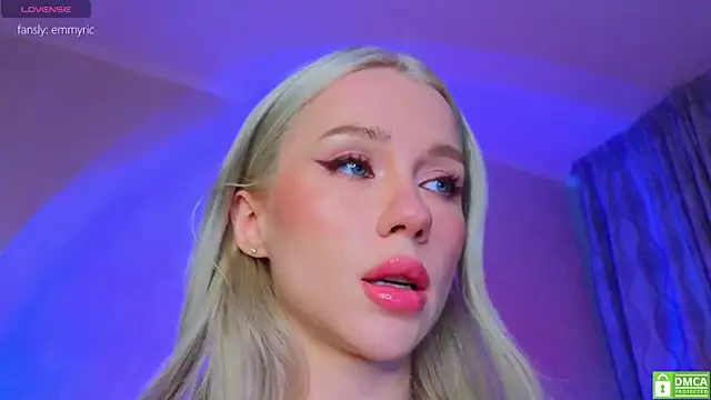 KittenFang online show from 03/26/26, 11:27