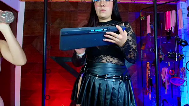 Snapshot of Misstresss_aurora_bdsm chatting on 07/07/26, 02:10 Misstresss aurora bdsm online show from 07/07/26, 02:10