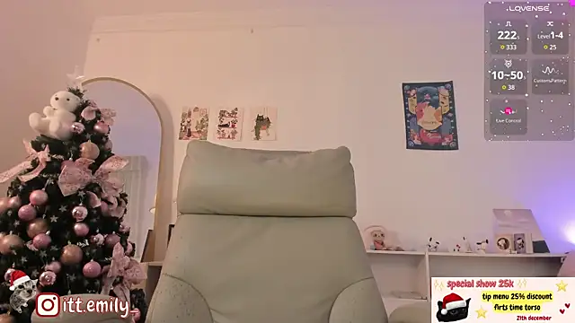 Snapshot of emily_uwu0 chatting on 12/21/25, 01:13 emily uwu0 online show from 12/21/25, 01:13