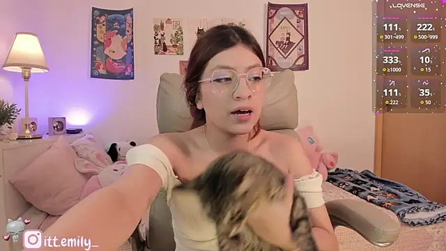 Snapshot of emily_uwu0 chatting on 01/09/26, 01:41 emily uwu0 online show from 01/09/26, 01:41