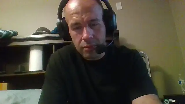 Snapshot of LeeCox chatting on 09/27/25, 10:20 LeeCox online show from 09/27/25, 10:20