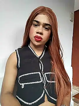 Snapshot of milabiggcoock chatting on 11/15/25, 02:35 milabiggcoock online show from 11/15/25, 02:35