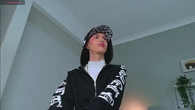 Nickifox   online show from 10/08/25, 07:33