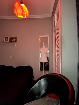 Snapshot of lacattiva chatting on 10/18/25, 05:14 lacattiva online show from 10/18/25, 05:14