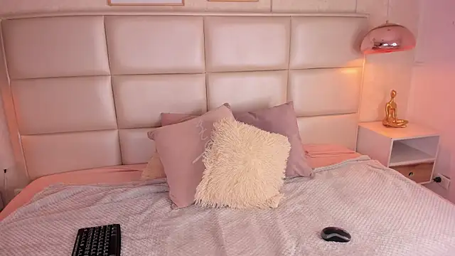 Natt Clark online show from 10/24/25, 01:07