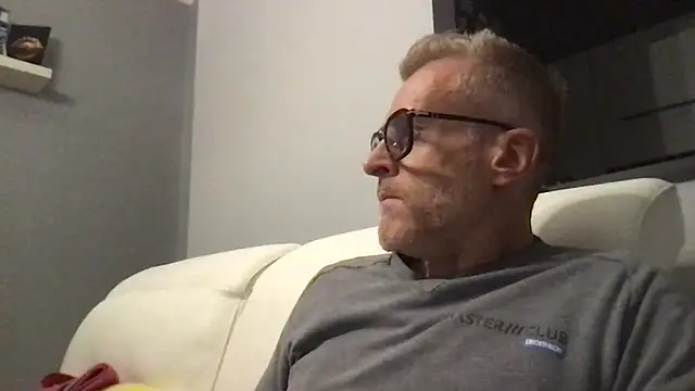 Axl hot online show from 11/04/25, 05:23