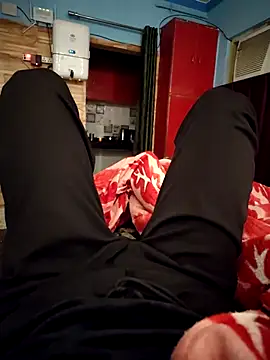 Snapshot of Drakyguy chatting on 11/15/25, 11:43 Drakyguy online show from 11/15/25, 11:43