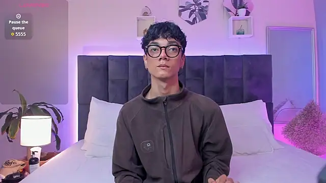 Phillicious   online show from 09/17/25, 09:27