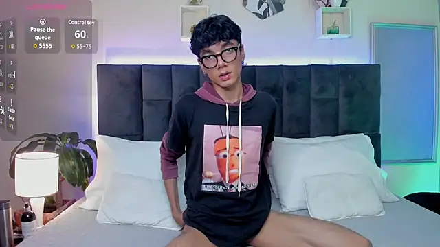 Phillicious   online show from 10/03/25, 09:12