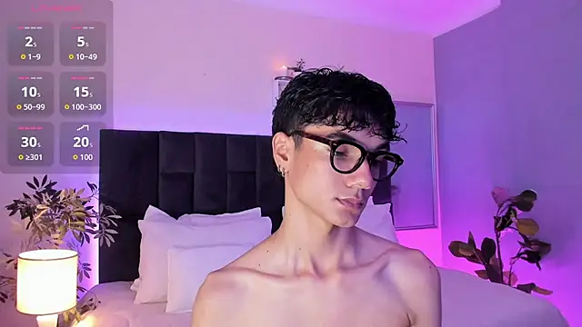 Phillicious   online show from 11/07/25, 10:21