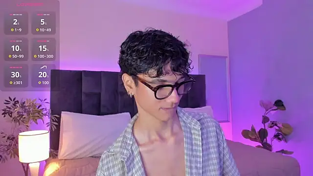 Phillicious   online show from 12/01/25, 09:31