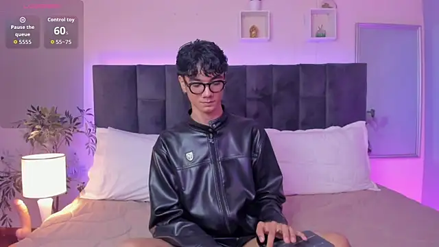 Phillicious   online show from 12/03/25, 10:30