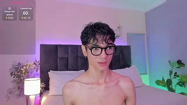 Phillicious   online show from 12/14/25, 12:16