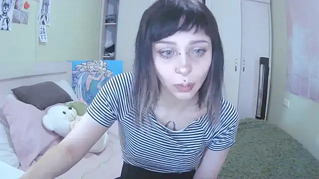 SineKiraReal online show from 10/03/25, 10:34