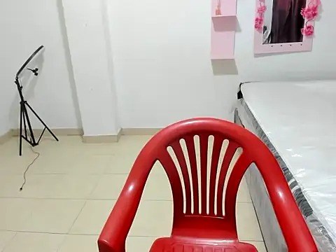 Snapshot of baby_rose03 chatting on 12/17/25, 06:36 baby rose03 online show from 12/17/25, 06:36