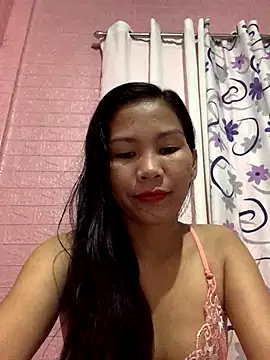 Snapshot of Cleo17 chatting on 11/17/25, 01:06 Cleo17 online show from 11/17/25, 01:06