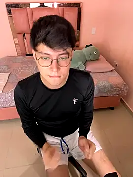 Snapshot of sexydany_ chatting on 10/20/25, 04:02 sexydany  online show from 10/20/25, 04:02