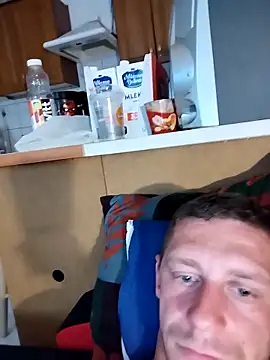 Snapshot of Dawidwi493_ chatting on 09/12/25, 10:37 Dawidwi493  online show from 09/12/25, 10:37