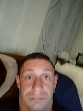 Snapshot of Dawidwi493_ chatting on 10/02/25, 01:23 Dawidwi493  online show from 10/02/25, 01:23