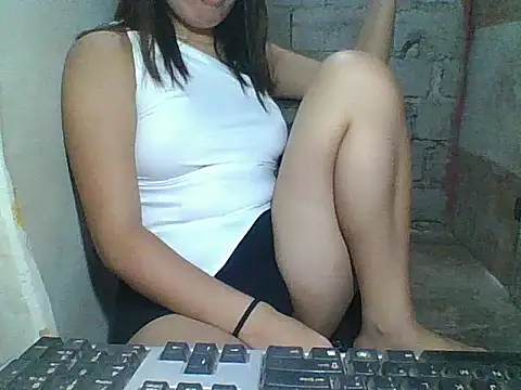 Snapshot of Skinny_PinayGirljust18 chatting on 06/10/26, 11:03 Skinny PinayGirljust18 online show from 06/10/26, 11:03
