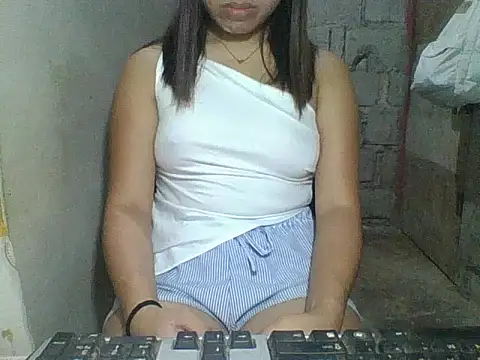 Snapshot of Skinny_PinayGirljust18 chatting on 06/17/26, 06:53 Skinny PinayGirljust18 online show from 06/17/26, 06:53