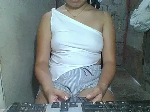 Snapshot of Skinny_PinayGirljust18 chatting on 06/18/26, 08:25 Skinny PinayGirljust18 online show from 06/18/26, 08:25