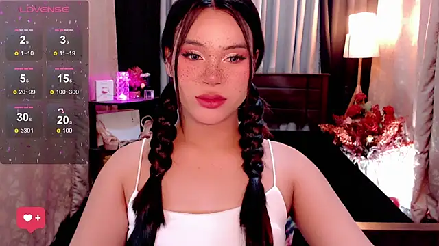 Snapshot of IamRaeganDolls69 chatting on 09/26/25, 12:03 IamRaeganDolls69 online show from 09/26/25, 12:03