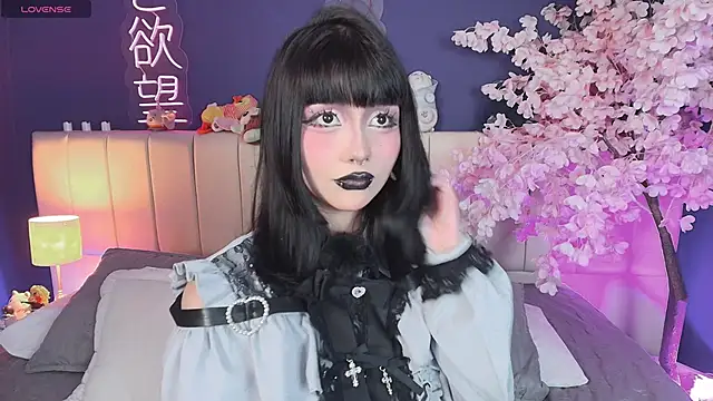 Shizuko  online show from 06/10/26, 09:03
