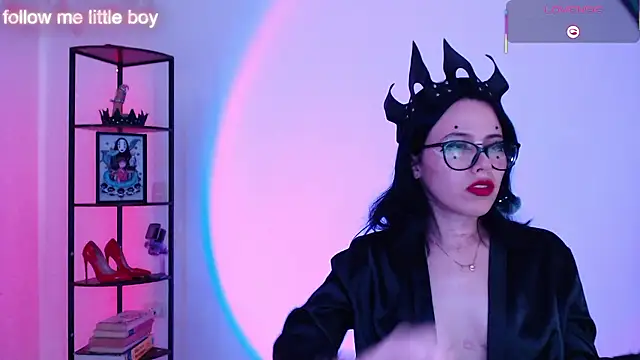 girldom online show from 01/14/26, 09:42