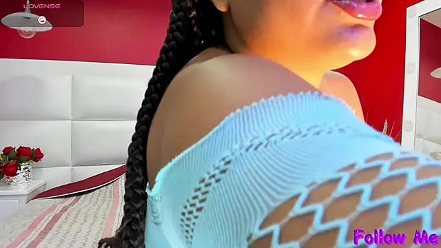 Michelle Lewis  online show from 09/29/25, 01:05