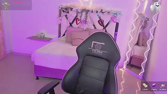 ZURY TAY online show from 10/30/25, 11:44