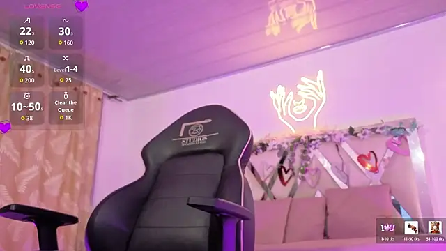 Snapshot of ZURY_TAY chatting on 02/10/26, 11:36 ZURY TAY online show from 02/10/26, 11:36