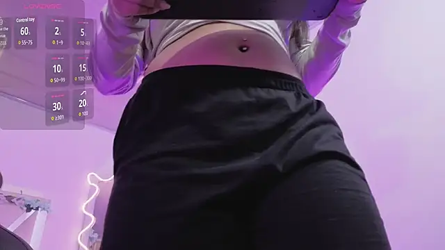 Snapshot of ZURY_TAY chatting on 02/28/26, 11:44 ZURY TAY online show from 02/28/26, 11:44