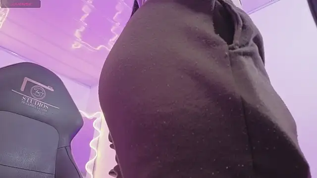 ZURY TAY online show from 04/15/26, 11:50