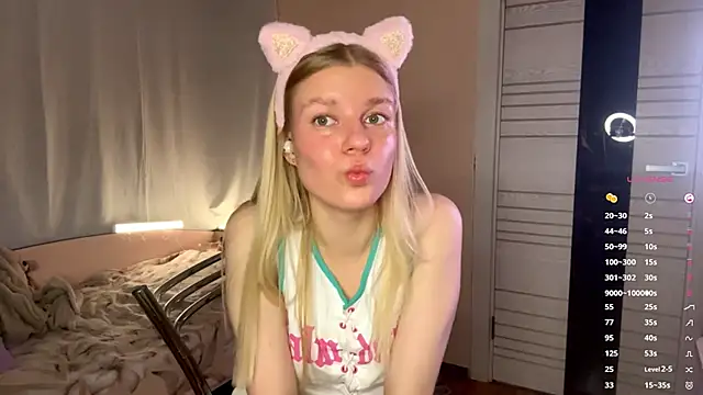 MaryjaneSpider online show from 10/22/25, 06:51