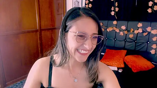 Snapshot of Sofia-mel chatting on 09/12/25, 10:43 Sofia-mel online show from 09/12/25, 10:43